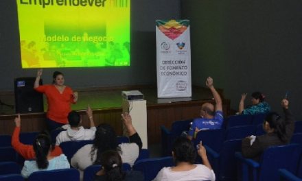 Realizan curso “Modelo de Negocio”