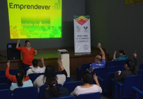 Realizan curso “Modelo de Negocio”